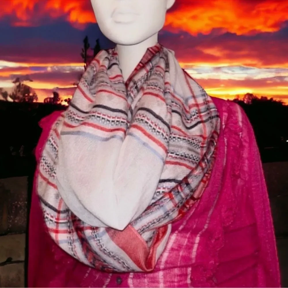 Infinity Scarf White Plaid Lightweight OS EUC 🍭 (🍭 5 for $25)